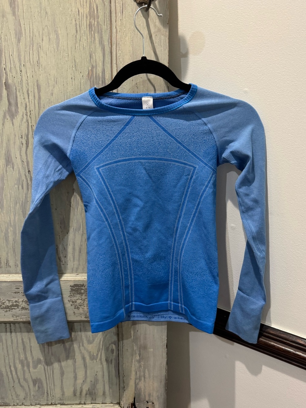 Ivivva (lululemon) Fly Tech Long Sleeve blue shirt girls size 8